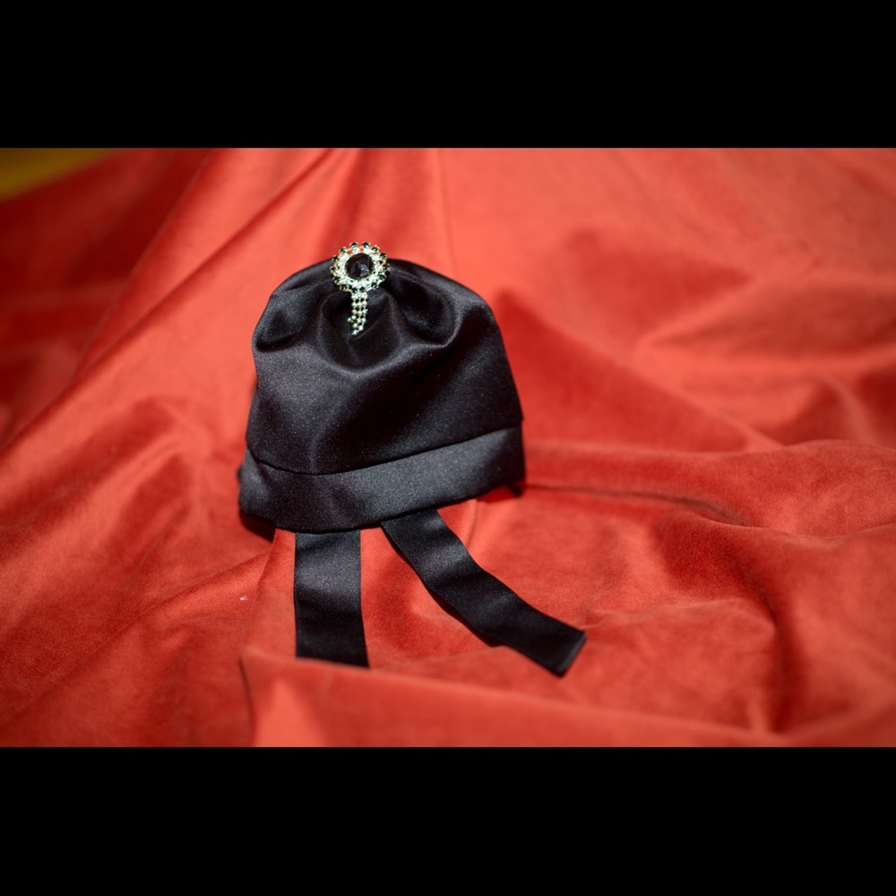 This is a never worn bow-tie which could be worn at events.